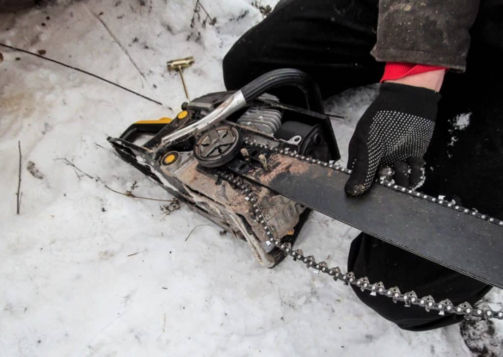 Right Chainsaw Chain + Blade Direction The Ultimate Guide GFL Outdoors
