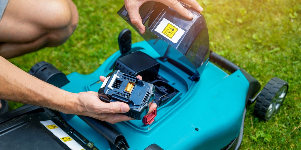 Will an electric mower run on a dead battery?