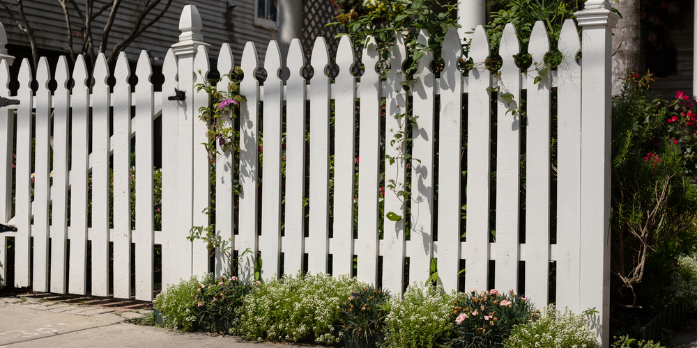 average fence gate width