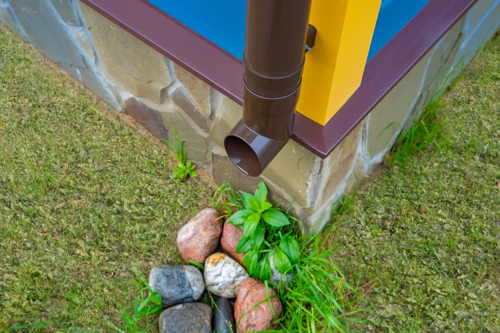 downspout rock drain