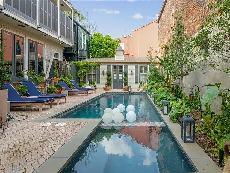 Charming New Orleans courtyard